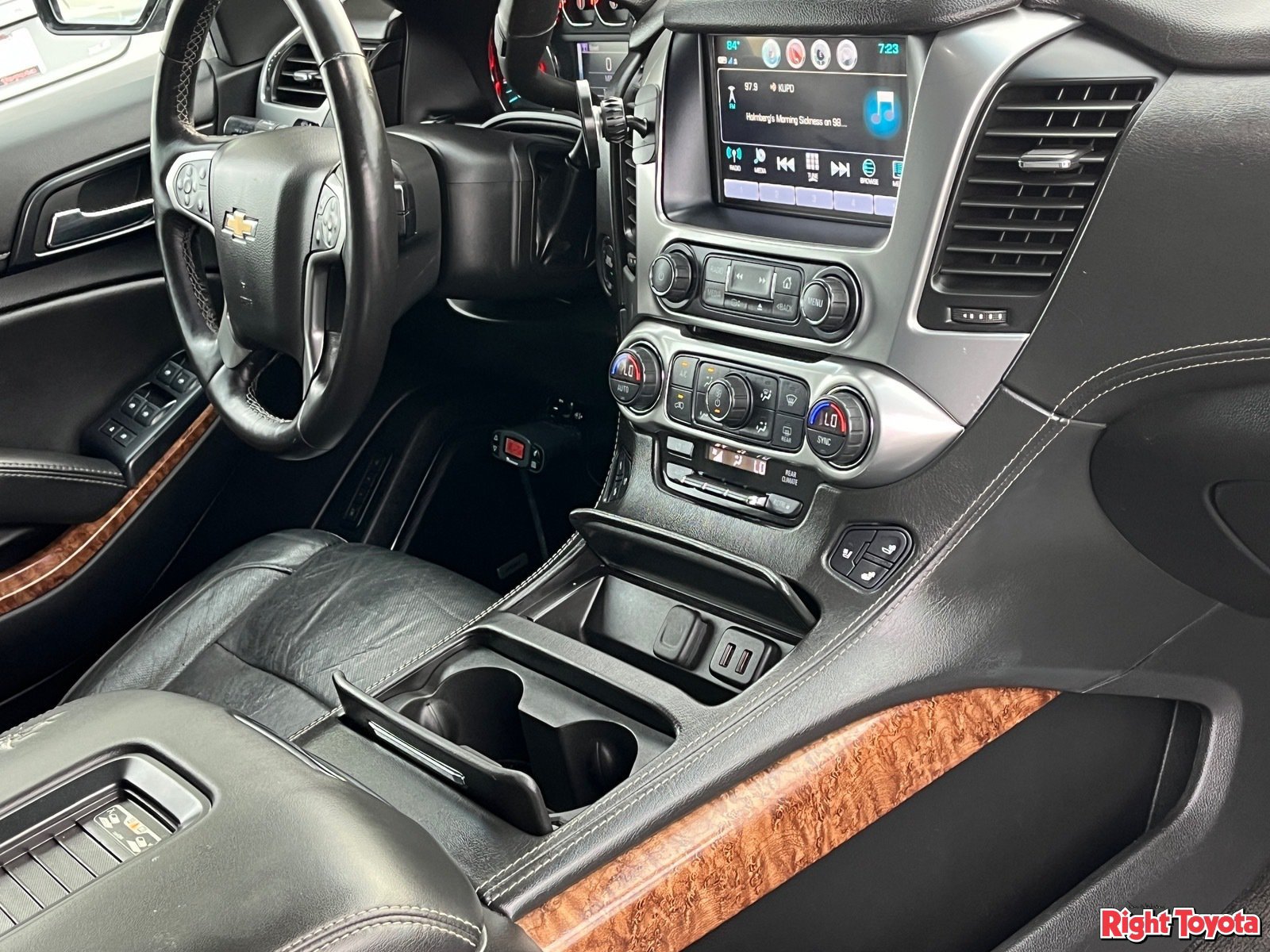 Used 2018 Chevrolet Suburban Premier RWD image 12