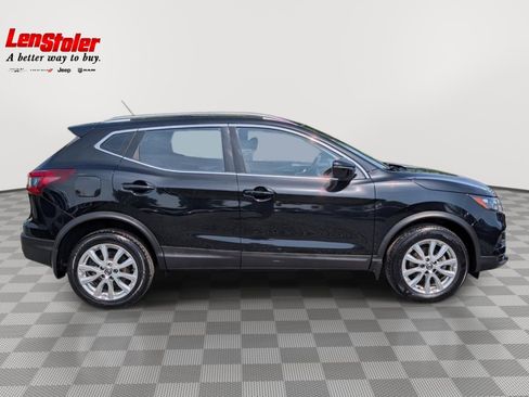 Used 2020 Nissan Rogue Sport SV FWD image 6