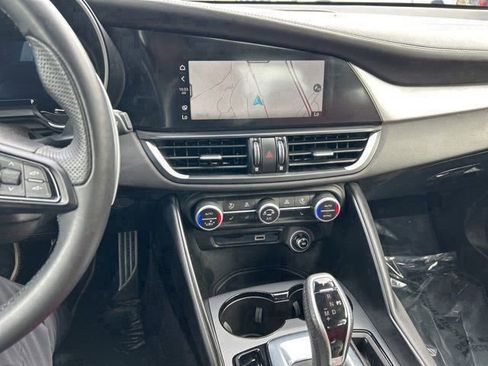 Used 2024 Alfa Romeo Giulia Veloce image 10