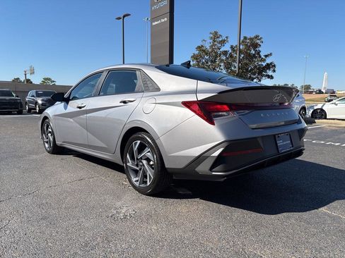 Certified 2025 Hyundai Elantra Sport FWD image 8