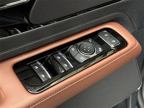 New 2026 Lincoln Aviator Reserve image 23