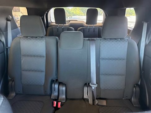 Used 2015 Ford Explorer XLT AWD/4WD image 23