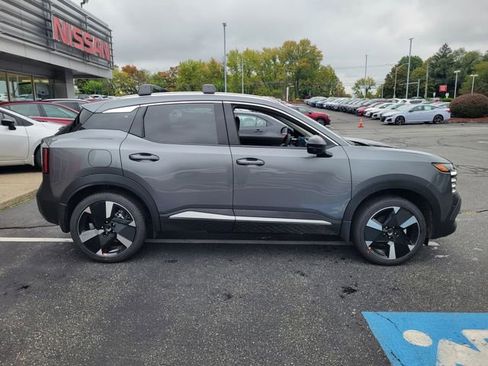 New 2026 Nissan Kicks SR w/ Cold Weather Package AWD/4WD image 3