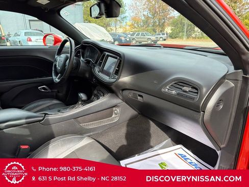 Used 2023 Dodge Challenger SXT w/ Plus Package image 33