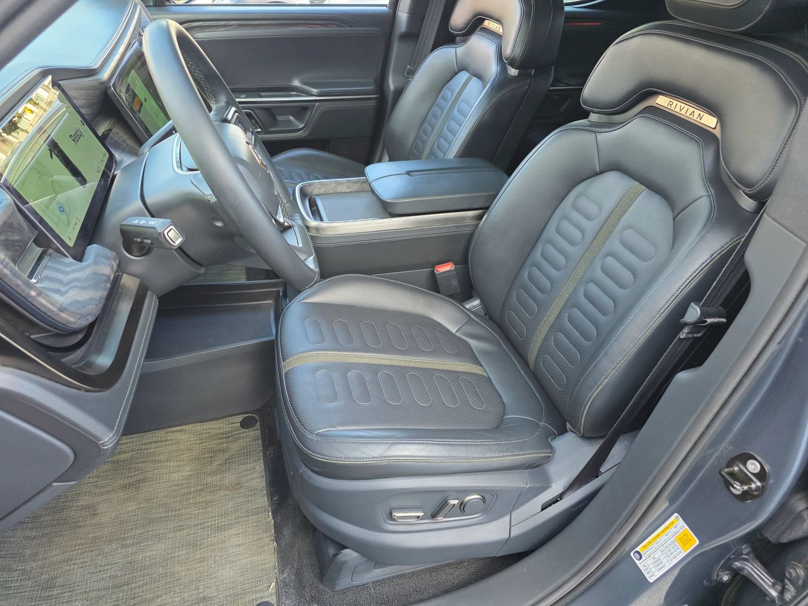 Used 2022 Rivian R1T Launch Edition AWD/4WD image 16