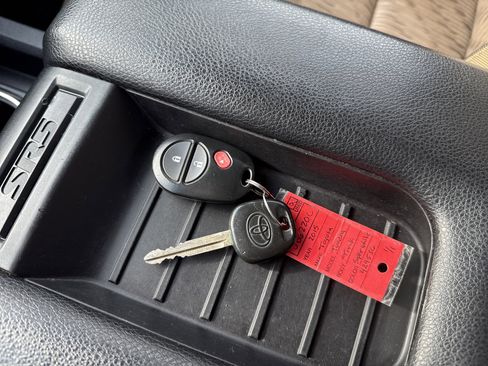 Used 2015 Toyota Tundra SR5 image 31