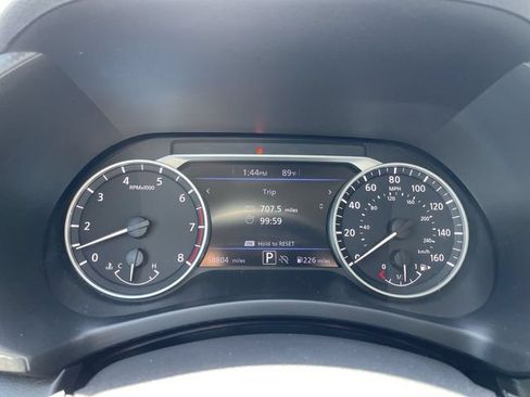 Used 2024 Nissan Sentra SV FWD image 11
