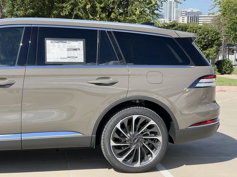 New 2025 Lincoln Aviator Reserve w/ Equipment Group 201A image 6