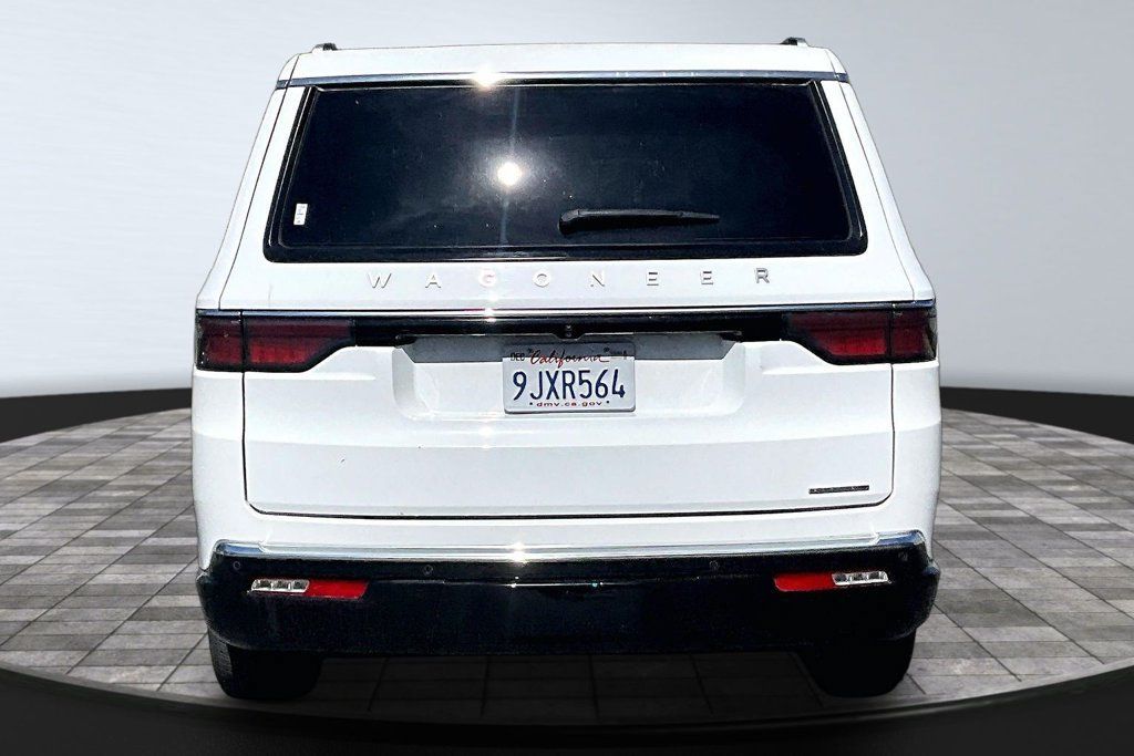 Certified 2024 Jeep Wagoneer L Series III w/ Flexible Seating Group AWD/4WD image 20