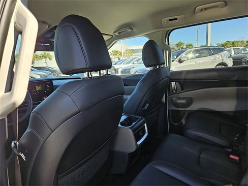 New 2026 Kia Carnival LXS image 10