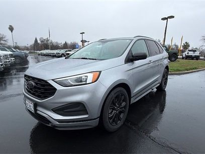 Used 2022 Ford Edge SE w/ Black Appearance Package