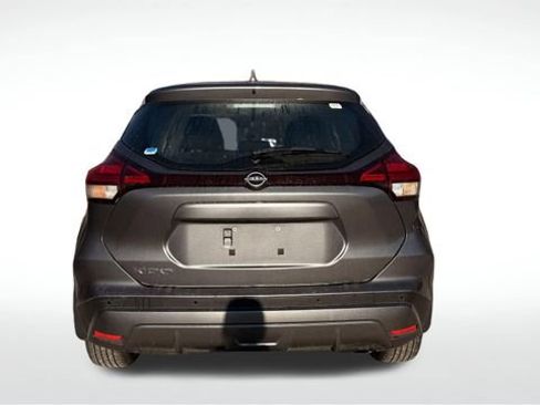 Used 2024 Nissan Kicks S image 8