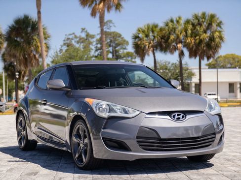 Used 2015 Hyundai Veloster FWD image 1