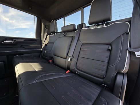 Used 2026 GMC Sierra 2500 AT4X image 24