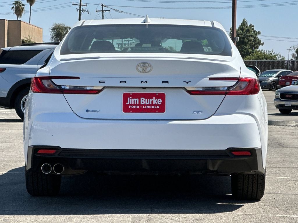 Used 2025 Toyota Camry SE FWD image 4