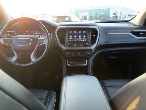 Used 2022 GMC Acadia Denali w/ Denali Technology Package FWD image 13
