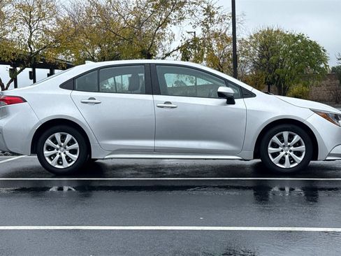 Used 2024 Toyota Corolla LE image 8