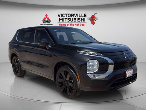 New 2026 Mitsubishi Outlander LE FWD image 1