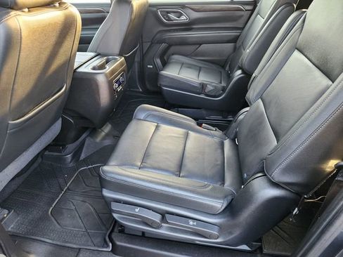 Used 2021 Chevrolet Suburban Z71 w/ Luxury Package image 8