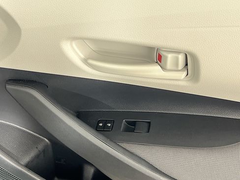 Used 2025 Toyota Corolla LE w/ LE Premium Package FWD image 32