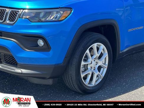 Used 2023 Jeep Compass Latitude AWD/4WD image 8