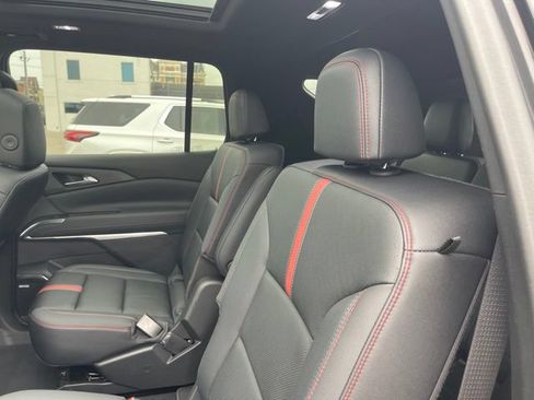 Used 2024 Chevrolet Traverse RS AWD/4WD image 21
