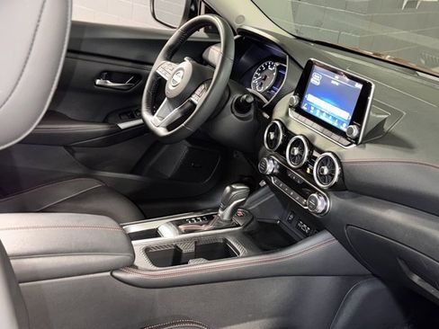 Used 2024 Nissan Sentra SR w/ SR Premium Package image 12