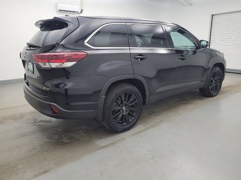 Used 2019 Toyota Highlander SE image 10