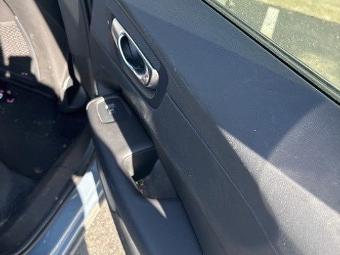 Used 2024 Volvo XC60 B5 Plus w/ Climate Package image 11