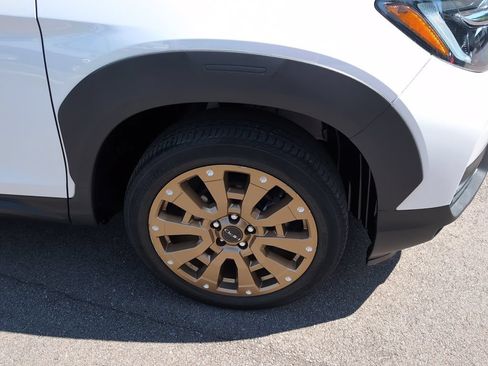 Used 2023 Honda Passport EX-L image 3