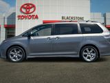 Used 2018 Toyota Sienna SE image 6