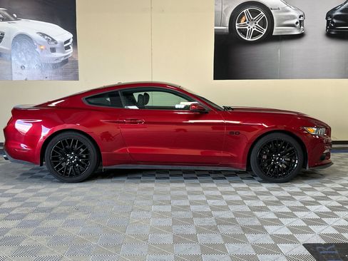 Used 2017 Ford Mustang GT Premium w/ GT Performance Package image 3