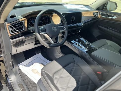 New 2026 Volkswagen Atlas SE FWD image 12
