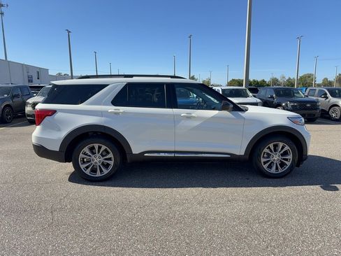 Certified 2022 Ford Explorer XLT w/ Equipment Group 202A image 5