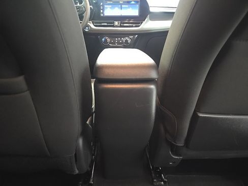 Used 2025 Chevrolet TrailBlazer LT image 25