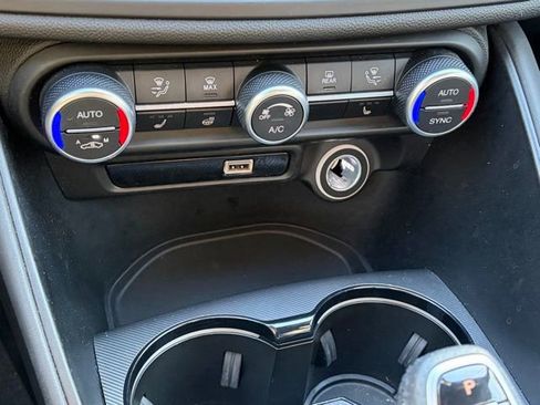 Used 2022 Alfa Romeo Giulia Veloce image 30