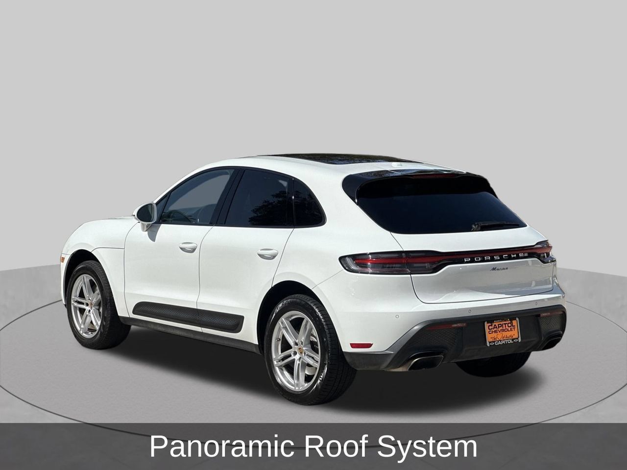 Used 2022 Porsche Macan AWD/4WD image 3