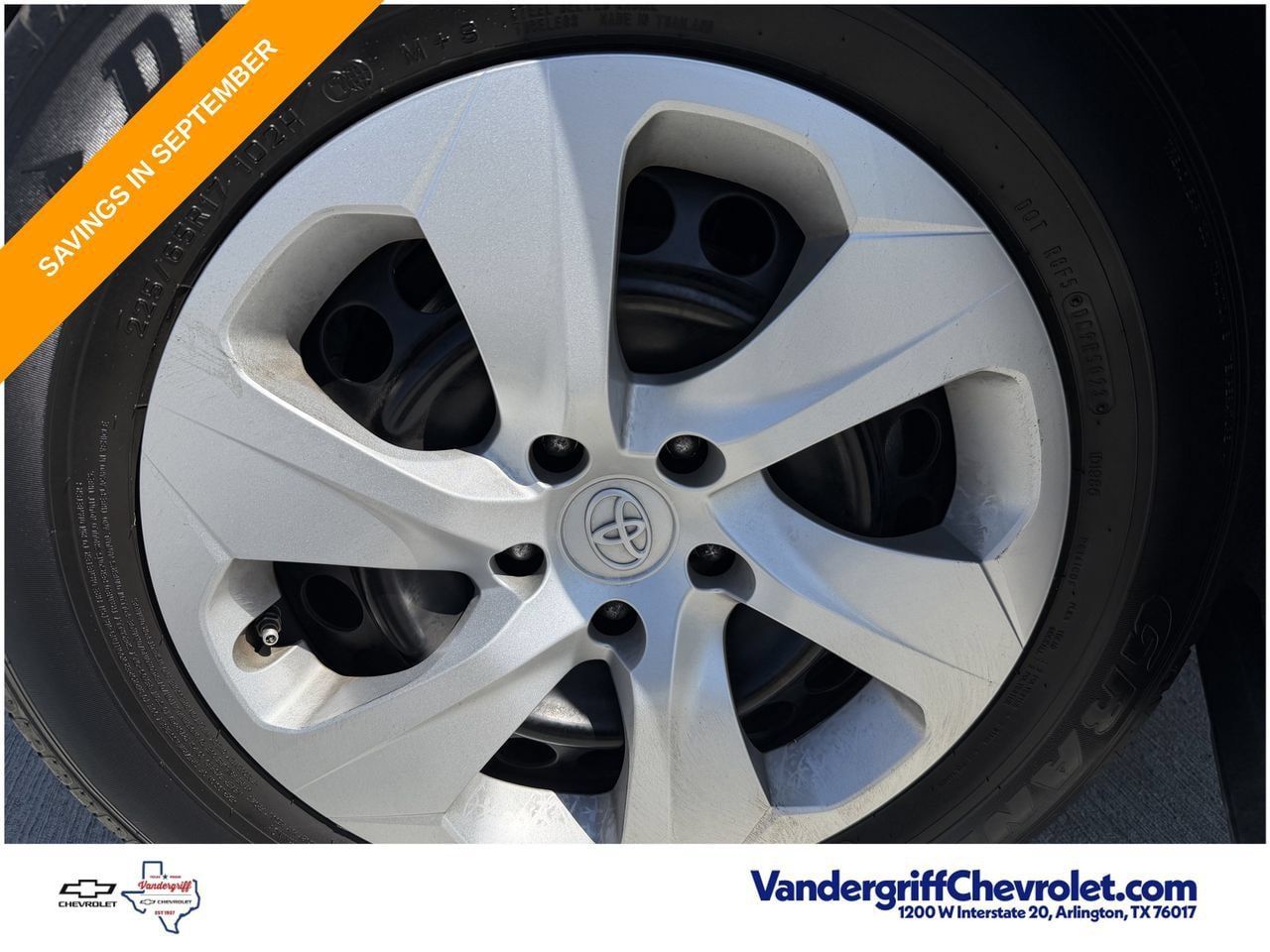 Used 2024 Toyota RAV4 LE FWD image 9