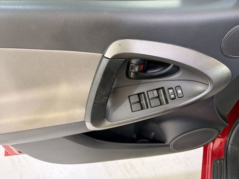 Used 2011 Toyota RAV4 2WD w/ Base L4 Extra Value Pkg image 12