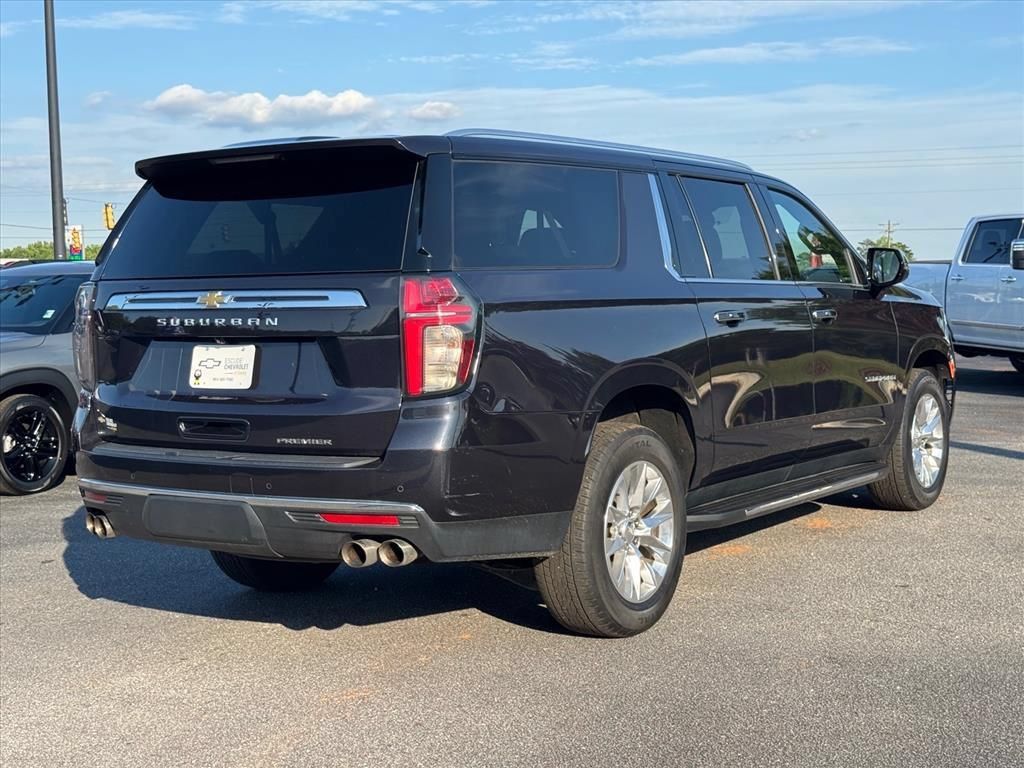 Used 2022 Chevrolet Suburban Premier AWD/4WD image 3
