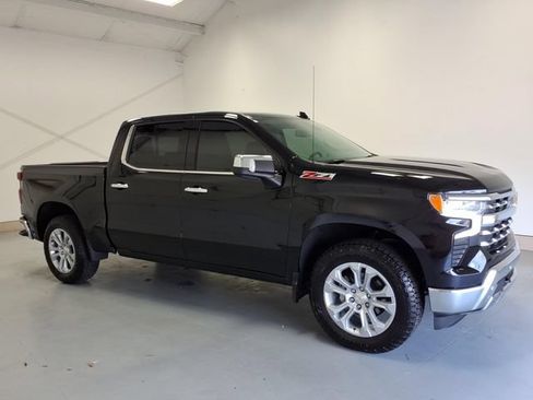 Used 2025 Chevrolet Silverado 1500 LTZ AWD/4WD image 2