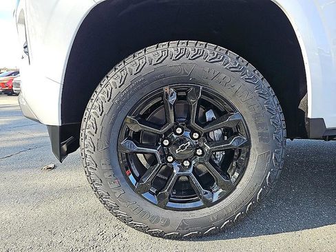 New 2025 Chevrolet Colorado Z71 w/ Midnight Edition image 8