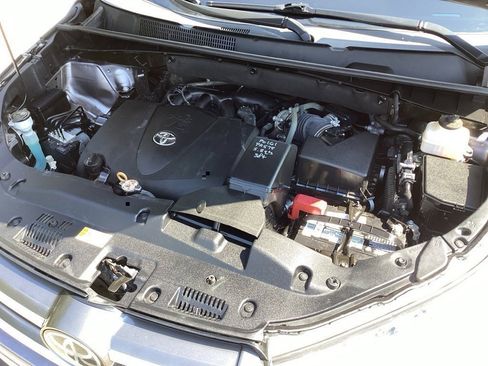 Used 2019 Toyota Highlander XLE image 21