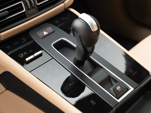 Used 2025 Porsche Macan image 29