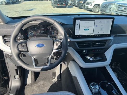 New 2026 Ford Explorer Platinum w/ LUX Leather Package image 19