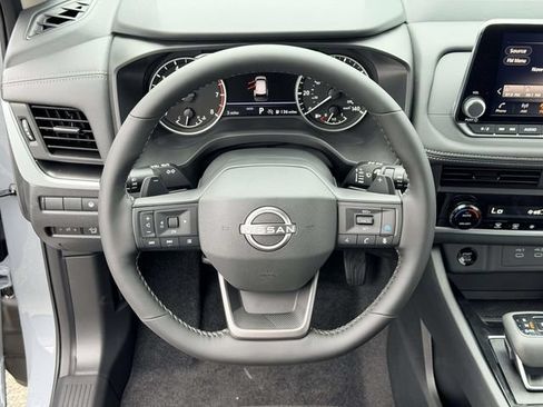 New 2026 Nissan Rogue SV AWD/4WD image 18