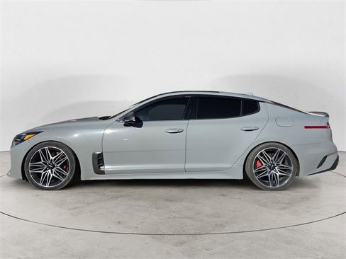 Used 2022 Kia Stinger GT1 image 2