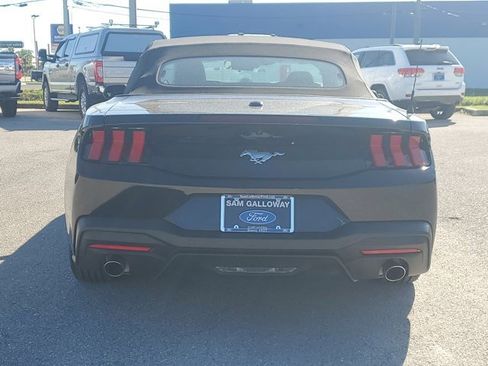 Certified 2024 Ford Mustang Convertible image 5
