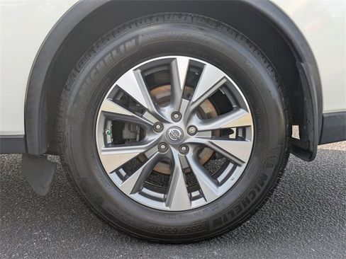 Used 2018 Nissan Murano SL w/ Moonroof Package image 13