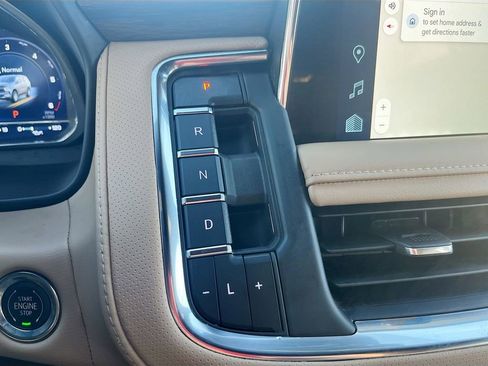 Used 2023 Chevrolet Tahoe Premier w/ Advanced Technology Package RWD image 17